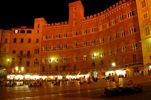 siena-by-night